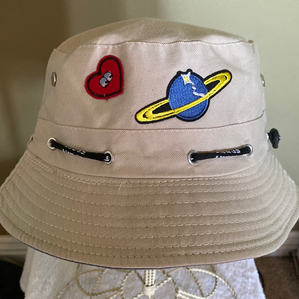 🆕OOAK HARRY STYLES THEMED- REVERSIBLE BUCKET HAT: Khaki “SATELLITE”HAND CRAFTED